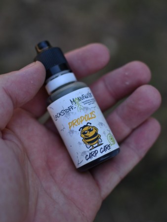 Propolis Carp Care Wundbehandlung - ein Must-Have für jeden Karpfenangler. So wird Catch and release sicher für Karpfen. Natürliches Propolis sorgt für eine gute Wundheilung.