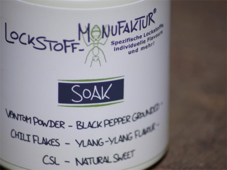 Stelle Dir Deinen einzigartigen, individuellen und fängigen Boilie Soak aus natürlichen Zutaten zusammen. Jetzt neu im großen 1 Liter Kanister!