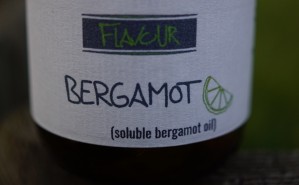 Vollkommen natürlich, wasserlöslich und mit einer hohen Lockwirkung auf Karpfen: das Bergamot Flavour macht deine Boilies fängig!