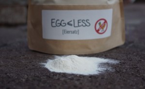 Boilies ohne Ei? Kein Problem, mit unserem Egg ≤ Less kannst Du Dir fängige Karpfenköder ohne Eier, Eipulver oder Vollei herstellen!