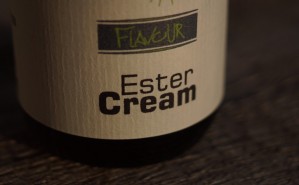Ester Cream Flavour - dieses Kultflavour für Karpfen ist ein echter Geheimtipp der guten alten Zeit. Man muss es einfach mal im Boilie gefischt haben...