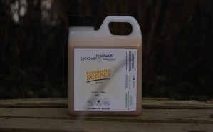 Der Fermented Scopex Boilie Soak wird im 1 Liter Kanister geliefert und macht nicht nur Kohlenhydratboilies, sondern auch Fischboilies extrem fängig.