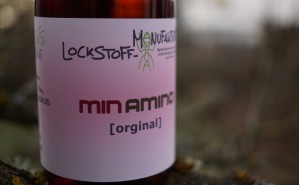 Ob zur Boilieherstellung, zum Nachbehandeln des Futters, für Groundbait, Teig oder als Liquid und Dip: das Minamino von Ambio ist ein wahres Lockstoff-Multitalent.