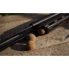 Im Gegensatz zu anderen Enzym Boilies sind die Fermented Tigernut Enzym Boilie deutlich fester, sodass sie problemlos mit dem Wurfrohr gefüttert und am Haar gefischt werden können.