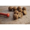 Aus besten natürlichen Zutaten, ohne künstliche Flavours sorgen die enthaltenen Aminosäuren und ein spezielles Nukleotid für die extreme Lockwirkung der Foodie Fisch Boilies.