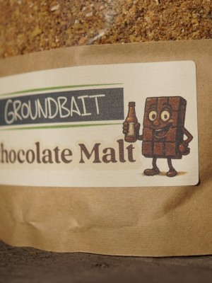 Das Chocolate Malt Groundbait ist ein dunkleres Grundfutter aus fermentierten, enzymatisch aufgeschlossenen Mehlen. Verschiedene Malzprodukte machen es für den Karpfen hochattraktiv.