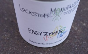 Enzym Powder für Boilies: wasserlöslich, spaltet Proteine in fängige Aminosäuren auf und bildet so fängige Lockstoffe und Attraktoren aus Karpfenködern.