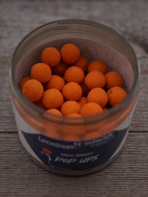 Die besondere orange Farbe der High Attract Pop Ups ist nicht UV-aktiv und ist besonders beim Karpfenangeln im Frühjahr ein echter Geheimtipp.