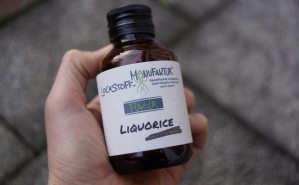 Liquorice Flavour: ein natürliches Boilies Flavour, das die Karpfen so wohl noch nicht gesehen haben... gerade an stark befischten Gewässern ein echter Geheimtipp.