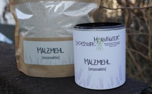 Enzymaktives Malzmehl ist bei uns in der umweltfreundlichen 250g Dose oder in der besonders günstigen 1kg Tüte erhältlich.