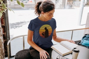 T-Shirts speziell für Karpfenanglerinnen: das WATERSHOT Shirt besteht aus reiner Bio-Baumwolle und ist speziell für Anglerinnen gedacht.