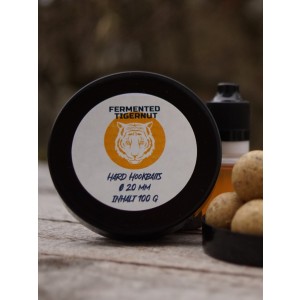 Enzymatisch aufgeschlossen und hochattraktiv: das sind die Fermented Tigernut Hookbaits. Da kann kein Karpfen widerstehen...