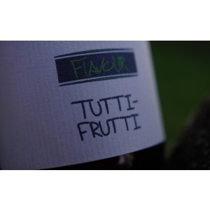 Furchtester, Fruchtsäuren und viele andere natürliche Lockstoffe machen das Tutti Frutti Flavour zu einem fruchtigen Boiliezusatz, dem kein Karpfen widerstehen kann.