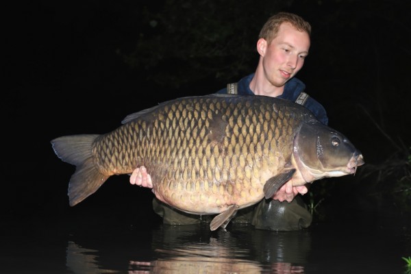 Große Karpfen lieben Fisch Boilies - dank der natürlichen Zutaten und dem Verzicht auf künstliche Zusätze, erhalten die Foodie Fisch Boilies eine starke Lockwirkung auf Karpfen.