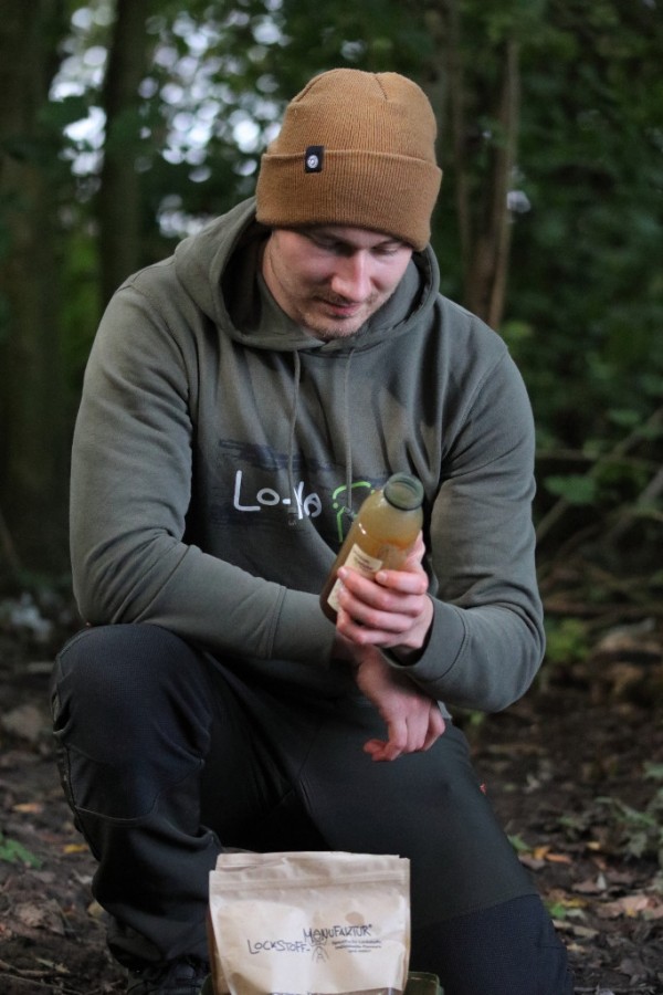 Das besondere Grün passt natürlich perfekt ans Wasser - durch den hohen Anteil an Bio-Baumwolle ist der Hoodie sehr angenehm zu tragen.