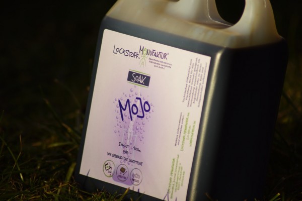 Ohne künstliche Flavours, frei von Farb- und Konservierungsstoffen sorgt der Mojo Boiliesoak für extrem fängige Boilies, Partikel und viele andere Karpfenköder.