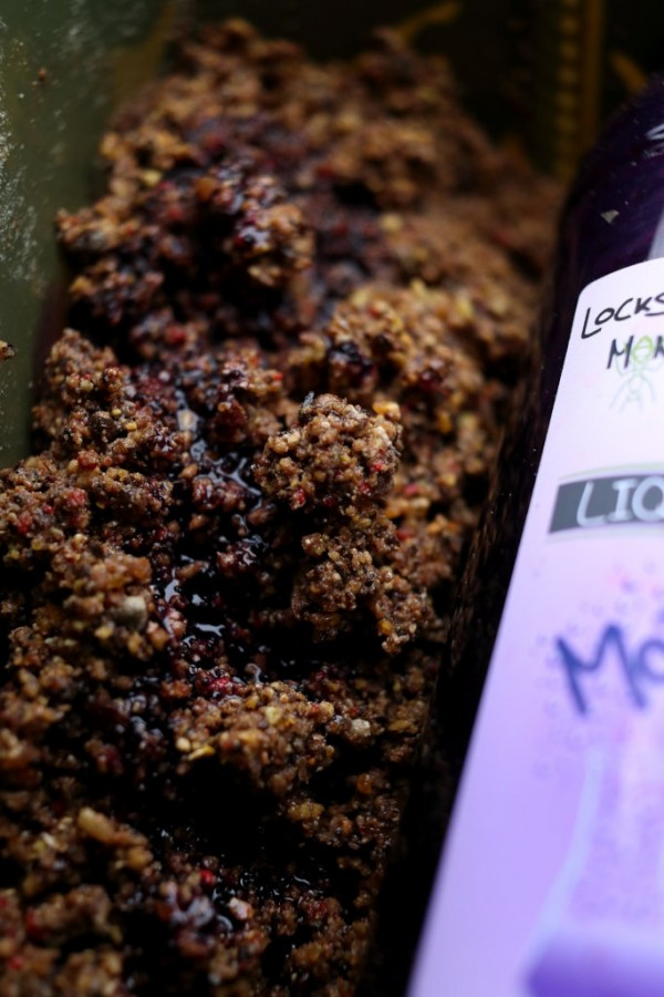 Boilies, Groundbait, Stickmixe, Partikel... das PVA-freundliche Mojo Liquid kann für jeden Karpfenköder eingesetzt werden und steigert dessen Lockwirkung enorm.