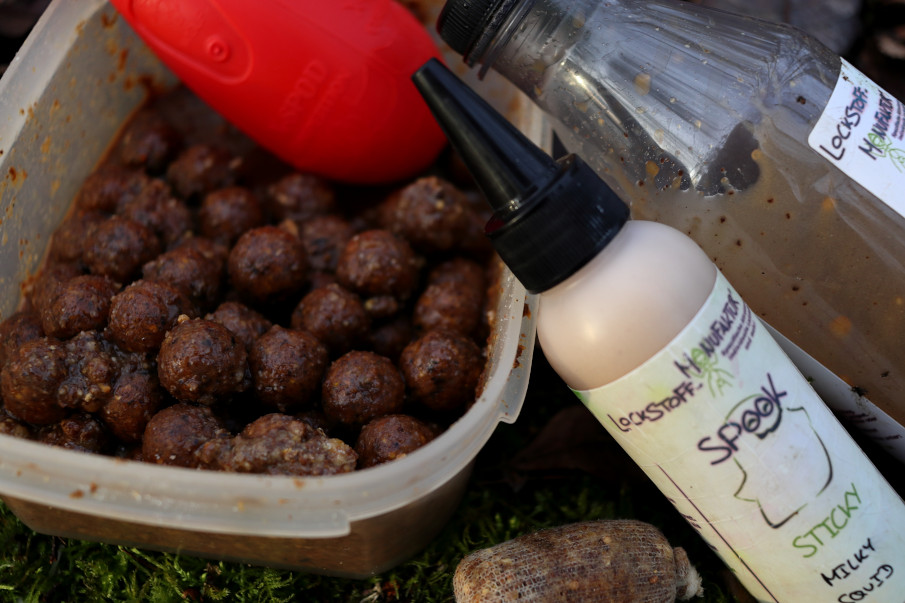 Karpfenangeln im Winter - attraktive Boilies, Liquid und Bait Smoke. Mehr braucht es oftmals nicht.