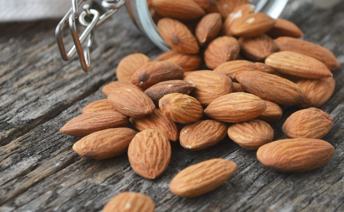 Almond als Flavour für Boilies - lösliches Nussflavour für Karpfen.