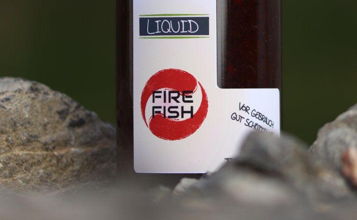 Fischmehl und Fischextrakte sind in Booilies extrem fängig - das Fire Fish Liquid enthält einen speziellen Attraktor aus der Fischzucht und macht jeden Köder für den Karpfen unwiderstehlich!