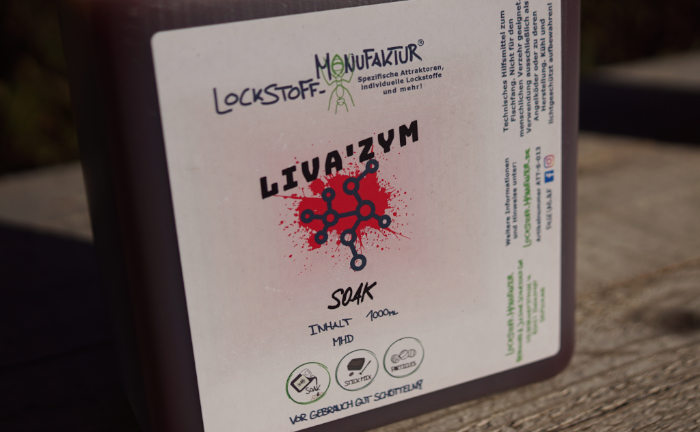 Der Liva'ZYM Boilie Soak reichert Boilies mit Leberextrakt und Fenugreek Oleoresin an, das den Karpfen zum Fressen anregt.