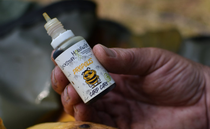 Propolis Carp Care Wundbehandlung für Karpfen - ein Must-Have beim Karpfenangeln und Catch and Release.